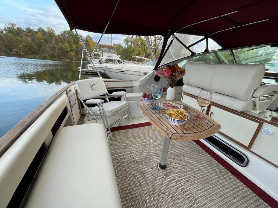 Private Yacht On Catskill Creek Zewnętrze zdjęcie