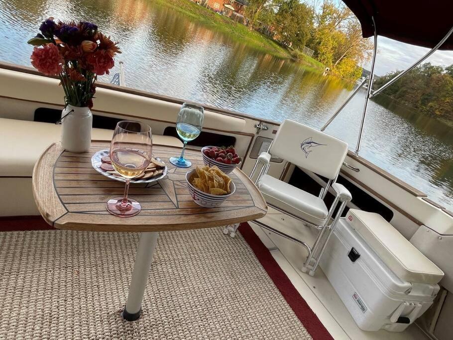 Private Yacht On Catskill Creek Zewnętrze zdjęcie